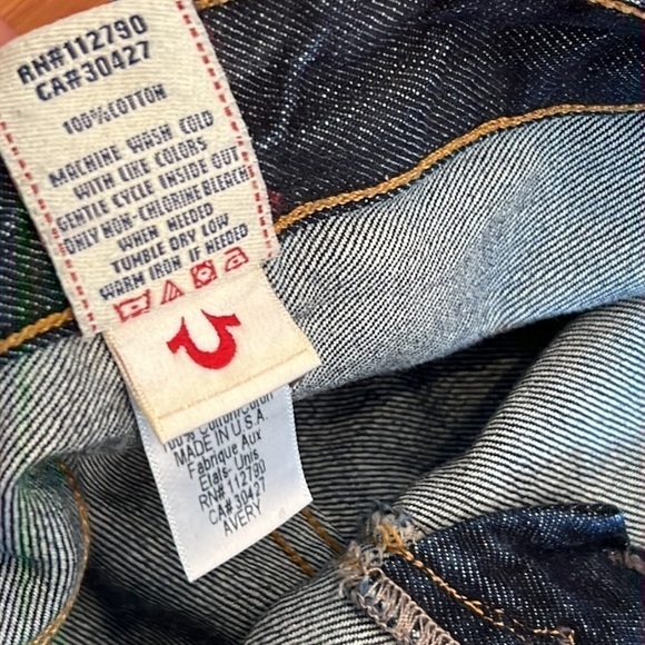 🌸 True Religion Avery Distressed Button Fly Jeans Size 25/35 Long USA - Picture 6 of 12